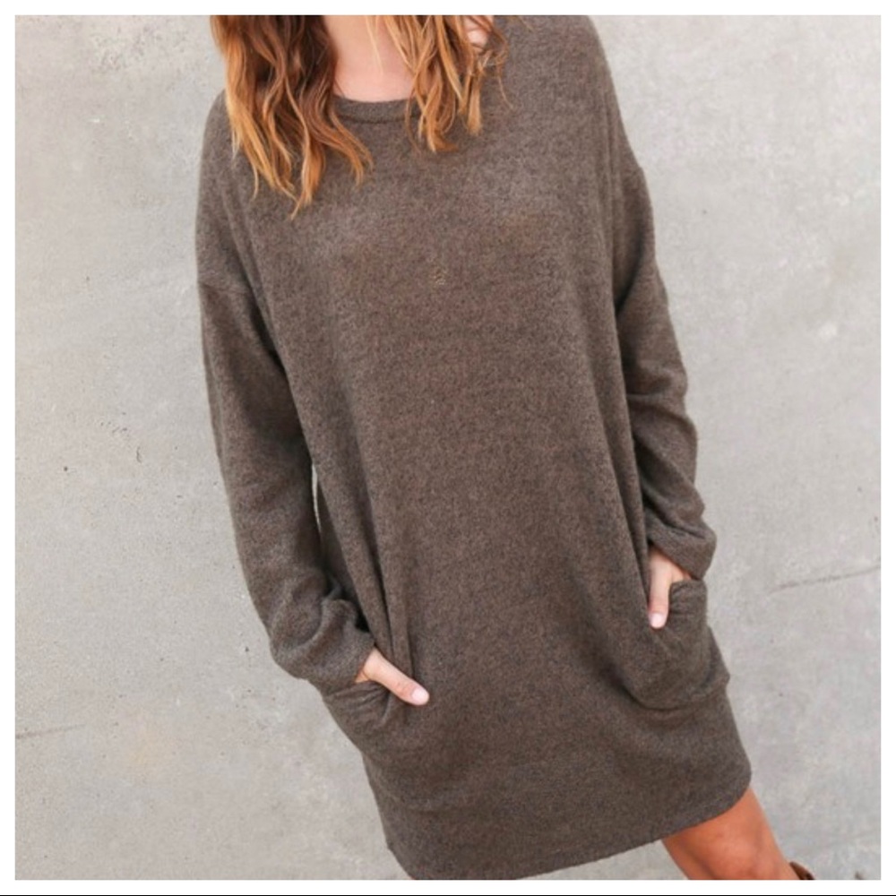 Fabulous Long Sleeves sweater knit dress w/pockets - Picture 5 of 7